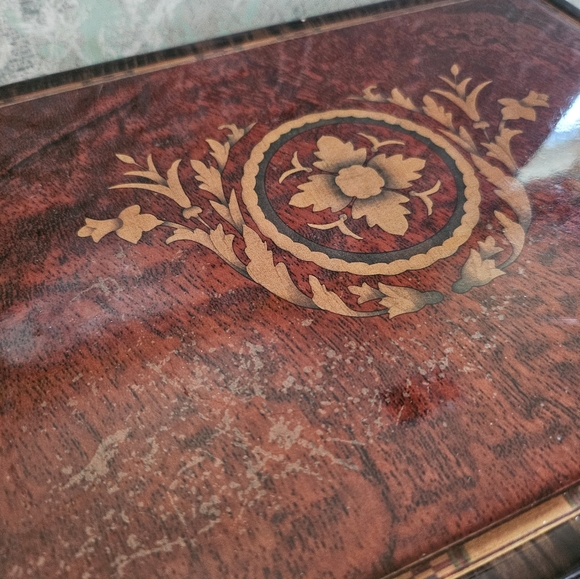 Deep Rich Marquetry Glossy Finish Wooden Wood Jewelry Box Gold Tone Hardware - Picture 14 of 15